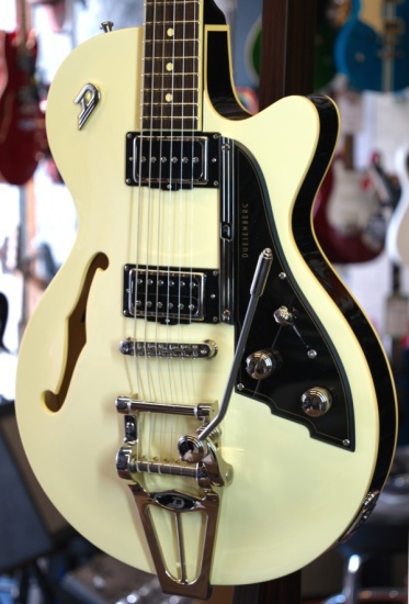 Duesenberg Starplayer TV, Vintage White